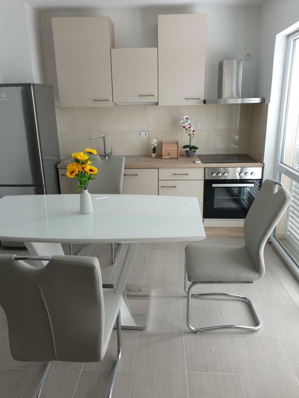 Apartments Nella ซาดาร์ ภายนอก รูปภาพ