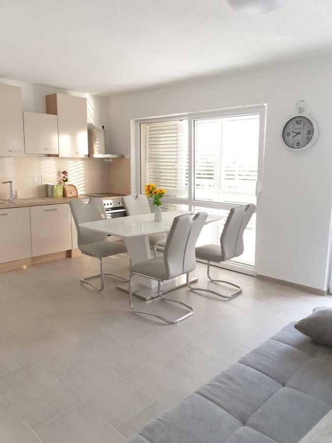 Apartments Nella ซาดาร์ ภายนอก รูปภาพ